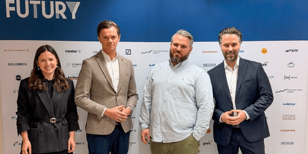 Mit einem neuen Startup nimmt er eine der drängendsten Transformationsaufgaben der Versicherungsbranche ins Visier.