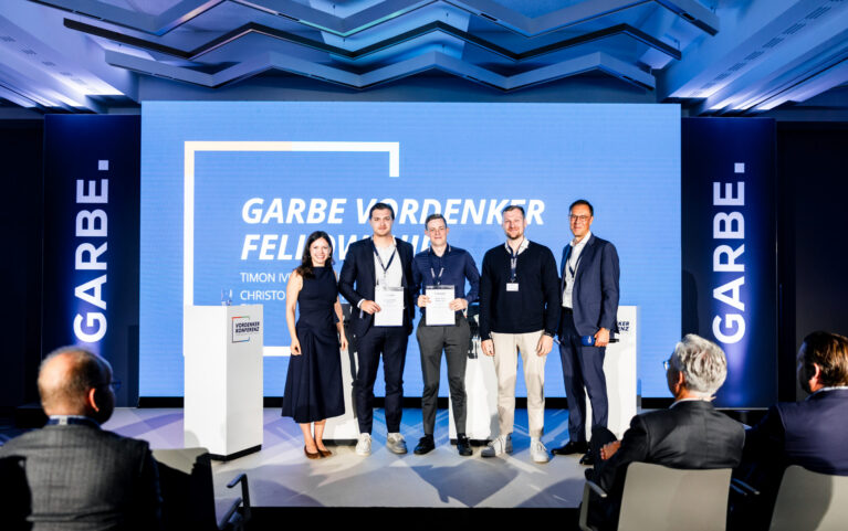 • reperks und Christoph Ehler als erste Stipendiaten des Förderprogramms „Futury Vordenker Fellowship powered by GARBE“ ausgezeichnet • Die Projekte automatisieren Nebenkostenabrechnungen mit KI und entwickeln Machine-Learning-Modelle für die Immobilienbewertung • Gewinner erhalten finanzielle Förderung, zwölfmonatiges Executive Mentoring durch GARBE sowie Zugang zum Innovationsökosystem von Futury